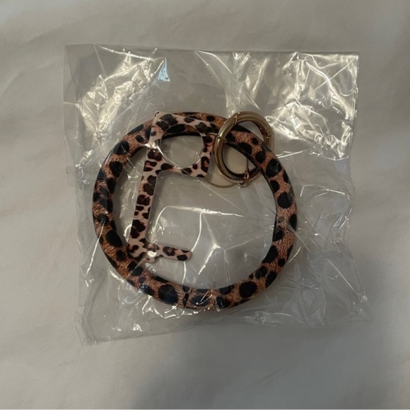 Contactless Door Opener Keychain - Picture 2 of 3